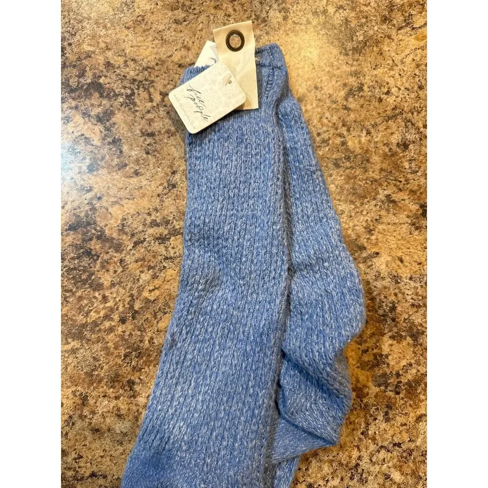 NEW Women O/S Free People Periwinkle/Lavender Knit Cozy Casual Relaxation Socks